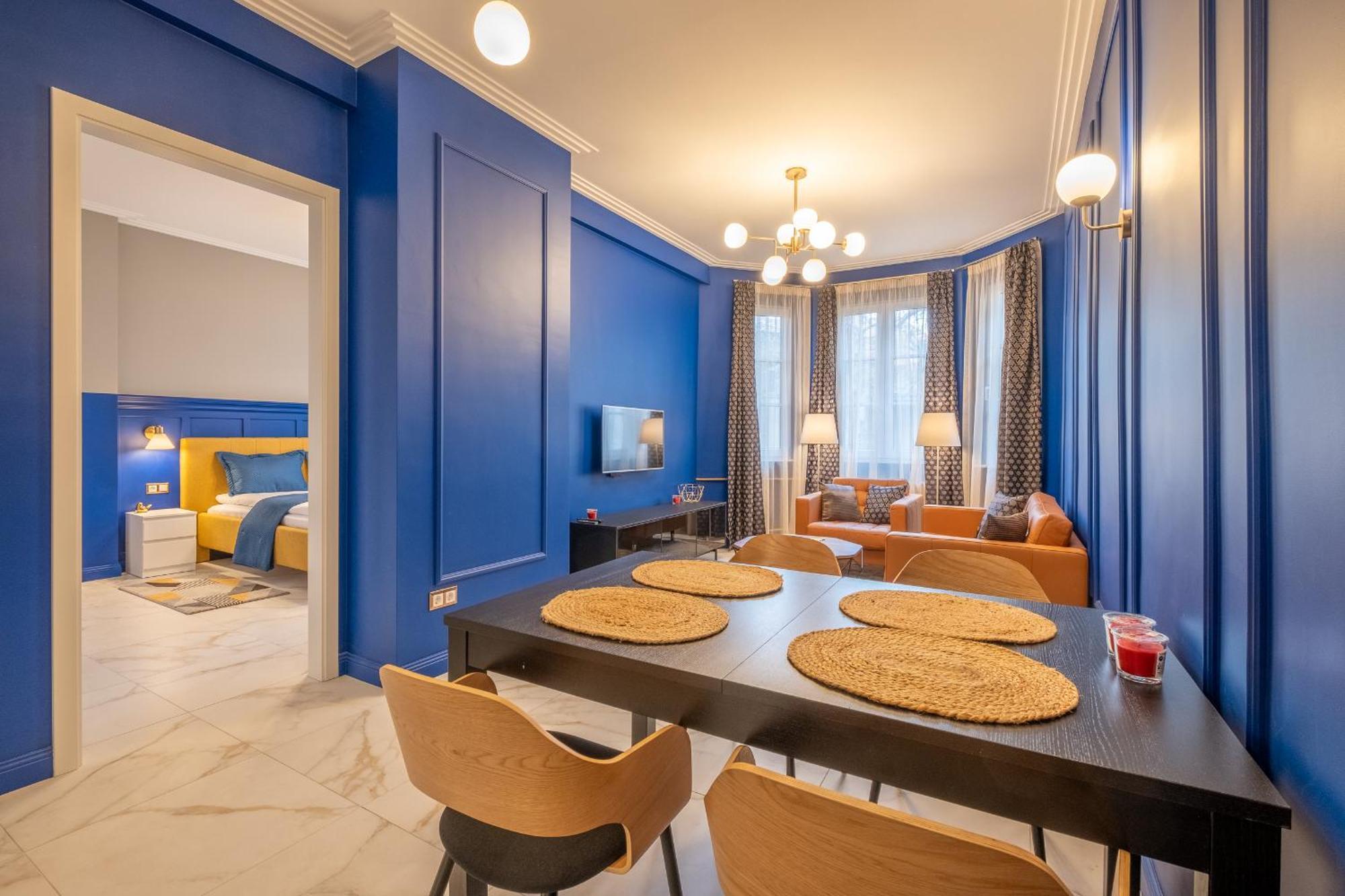 Sofia's Classy Blu -2 Bedrooms